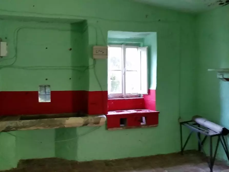 Immagine 15 di Rustico / casale in vendita  in bocconi a Lucca