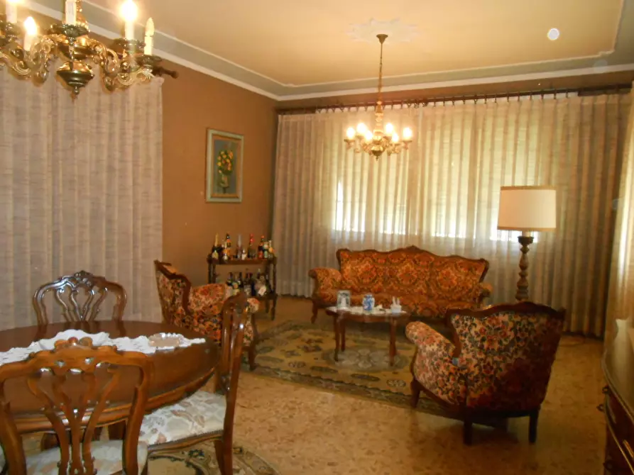 Immagine 6 di Villa in vendita  in Via per Chiatri a Lucca