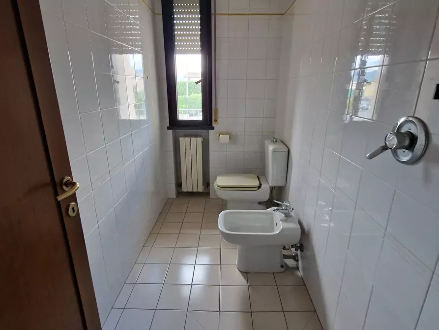 Immagine 4 di Ufficio in vendita  in alighieri a Lucca