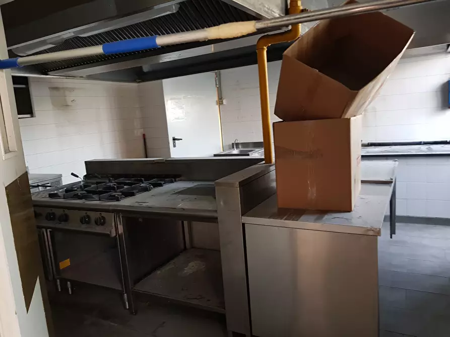 Immagine 5 di Capannone industriale in affitto  in viale europa a Lucca