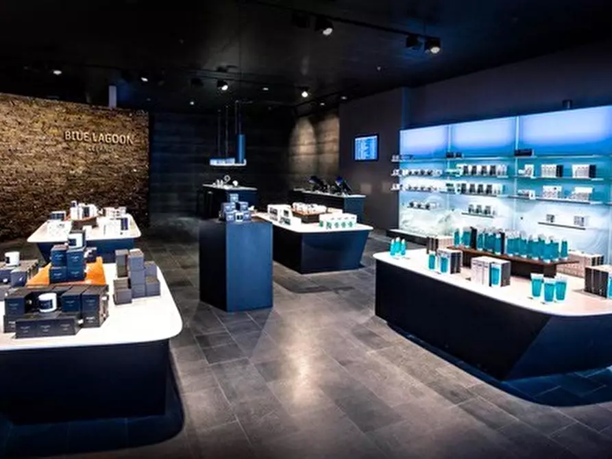 Immagine 4 di Locale commerciale in vendita  in Via della Colombaia a Lucca