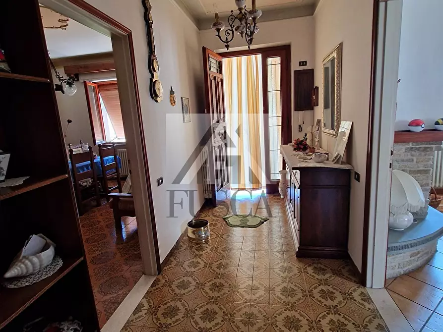 Immagine 10 di Villa in vendita  in Via dei Pellegrini a Lucca