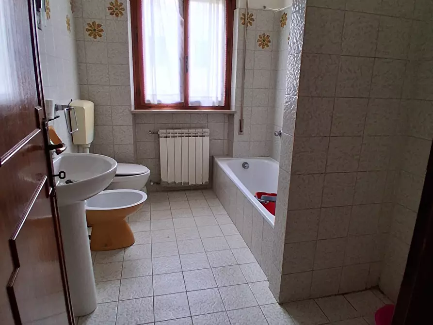 Immagine 13 di Pentalocale in vendita  in Via per Camaiore a Lucca