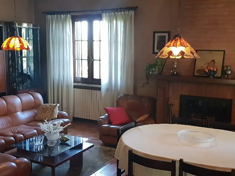 Immagine 1 di Villa in vendita  in Via di Cocombola a Lucca