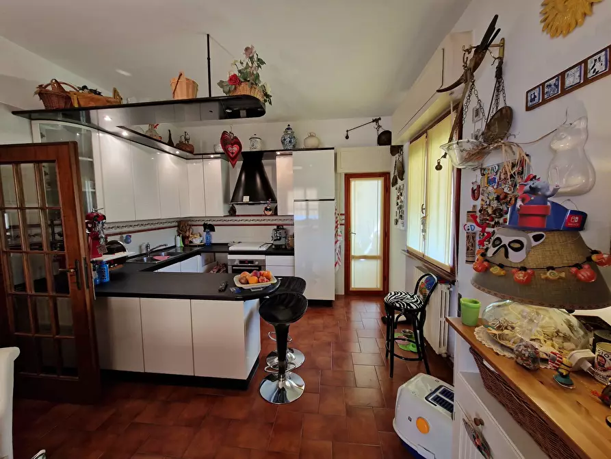 Immagine 4 di Villa in vendita  in Via del Bozzo a Lucca