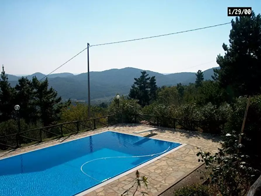 Immagine 36 di Rustico / casale in vendita  in Via Vecchia di Nozzano a Lucca