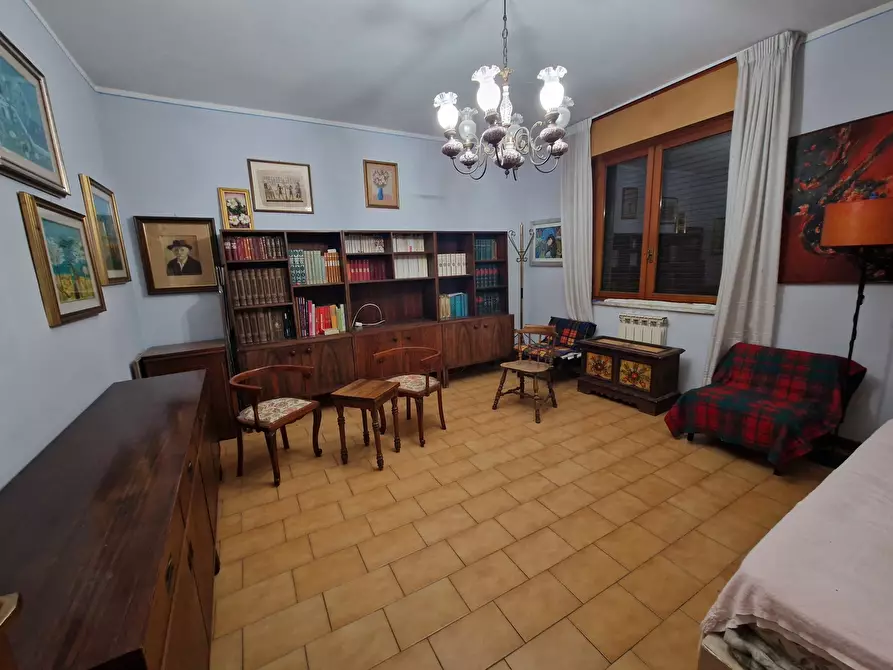 Immagine 9 di Pentalocale in vendita  in Via Giacomo Matteotti 405 a Lucca