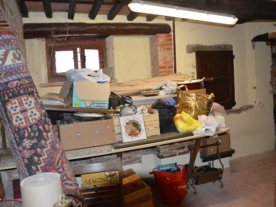 Immagine 40 di Rustico / casale in vendita  in vai elle chiesa a Lucca