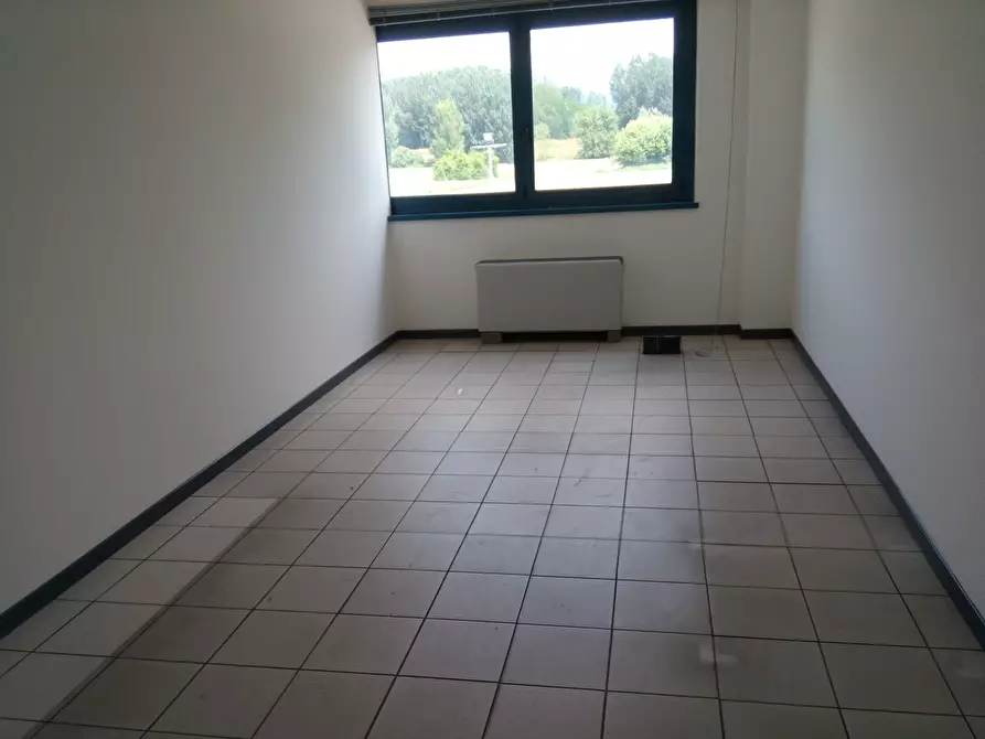 Immagine 10 di Ufficio in vendita  in Via Vecchi Pardini a Lucca