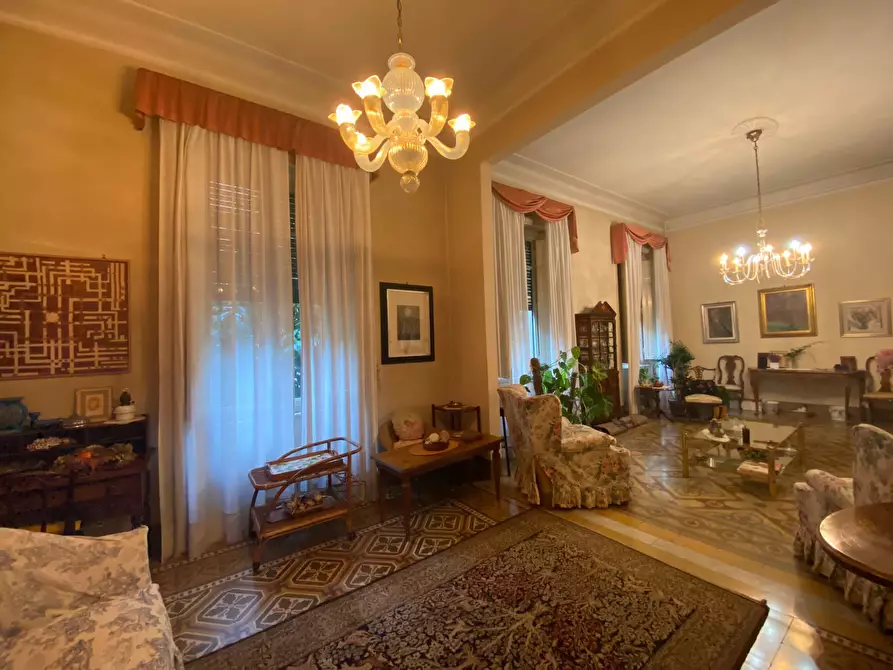 Immagine 3 di Villa in vendita  in Via Borgo Giannotti a Lucca