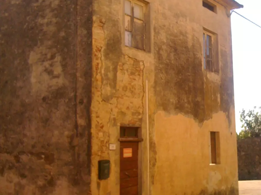 Immagine 1 di Porzione di casa in vendita  a Massarosa
