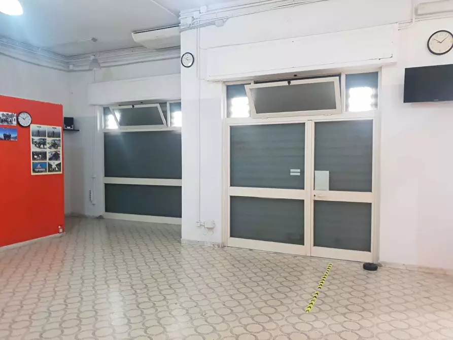 Immagine 14 di Locale commerciale in vendita  a Siracusa