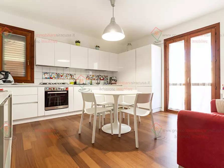 Immagine 10 di Casa bifamiliare in vendita  a Siracusa