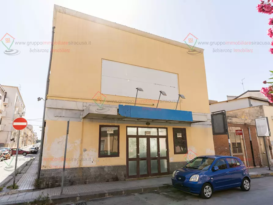 Immagine 21 di Locale commerciale in vendita  a Siracusa