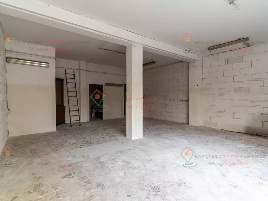 Immagine 3 di Garage in vendita  a Siracusa