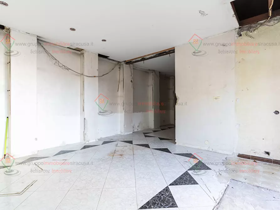 Immagine 4 di Locale commerciale in vendita  a Siracusa