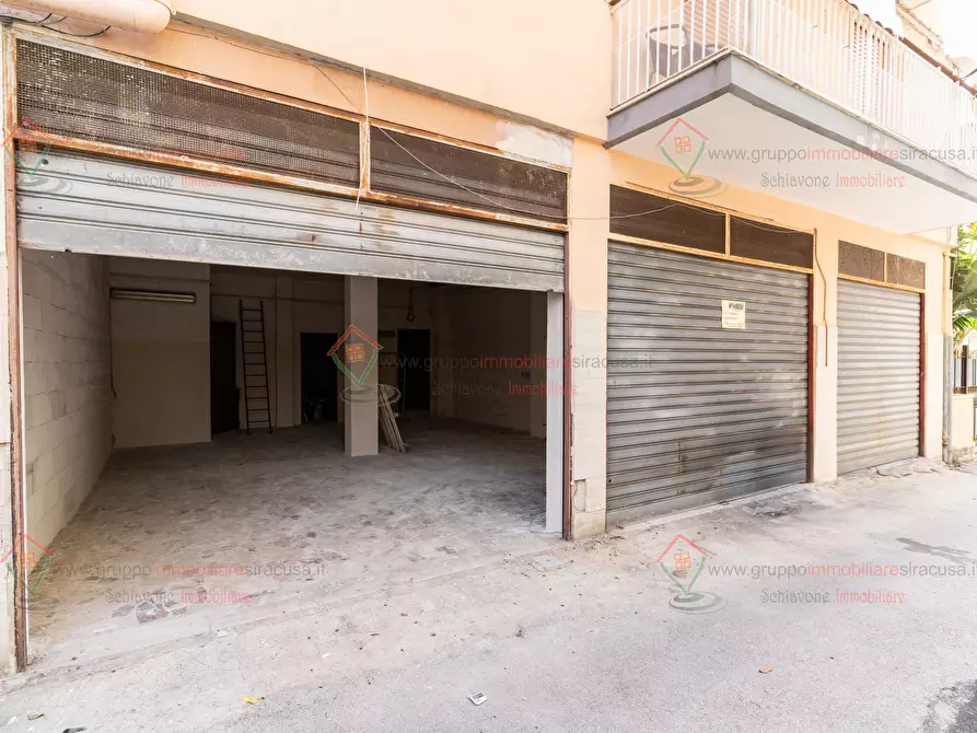 Immagine 8 di Garage in vendita  a Siracusa