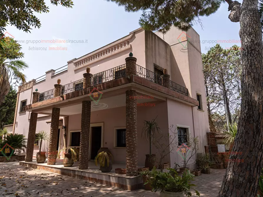 Immagine 42 di Villa in vendita  a Siracusa