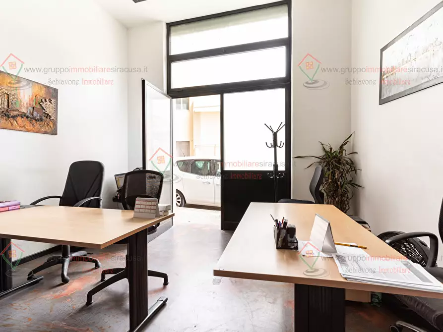 Immagine 2 di Locale commerciale in vendita  a Siracusa