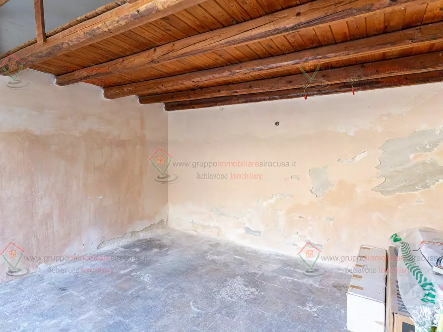 Immagine 7 di Garage in vendita  a Siracusa