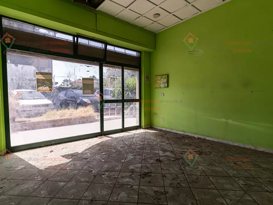 Immagine 3 di Locale commerciale in vendita  a Siracusa