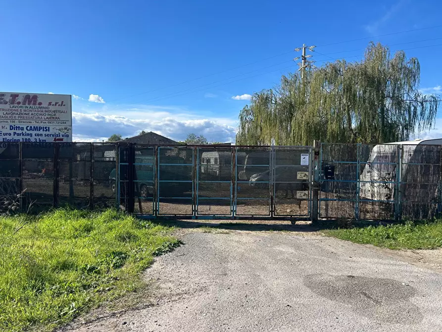 Immagine 1 di Attività artigianale in affitto  a Siracusa