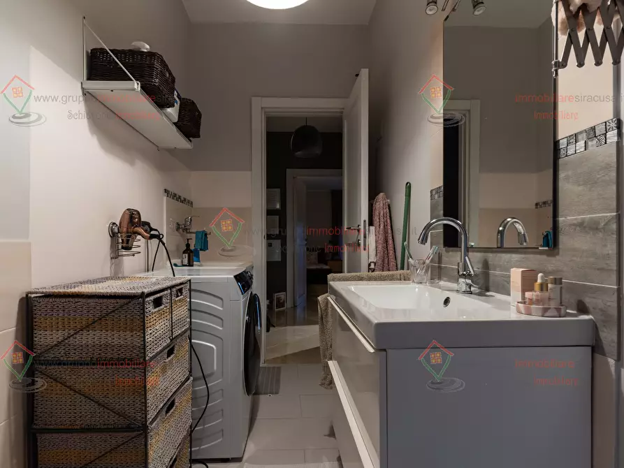 Immagine 8 di Trilocale in vendita  a Siracusa