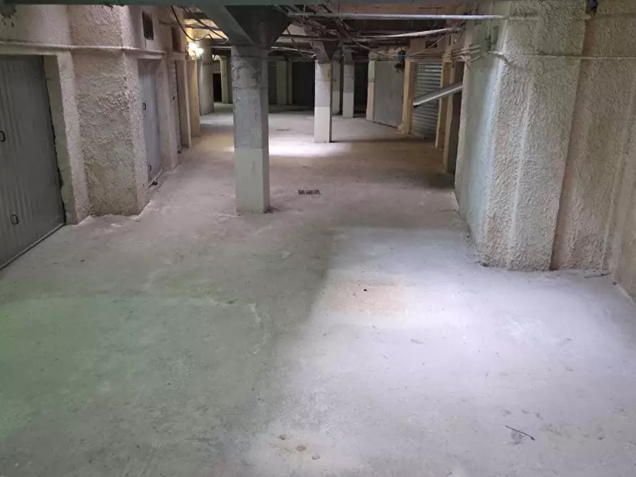 Immagine 6 di Garage in vendita  a Siracusa