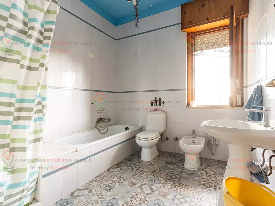 Immagine 11 di Pentalocale in vendita  a Siracusa