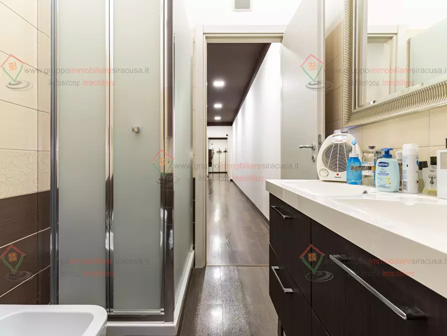 Immagine 22 di Pentalocale in vendita  a Siracusa