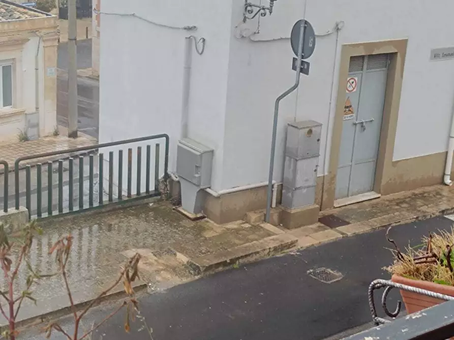 Immagine 23 di Casa trifamiliare in vendita  a Canicattini Bagni