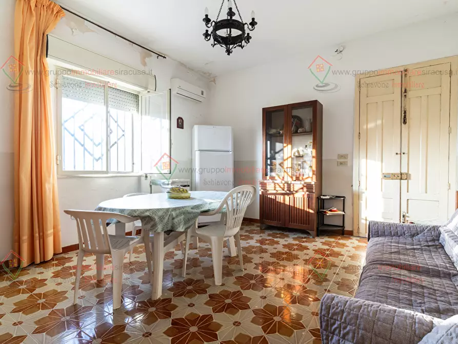 Immagine 4 di Villa in vendita  a Siracusa