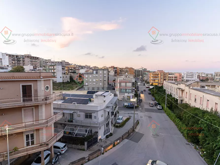 Immagine 21 di Pentalocale in vendita  a Siracusa