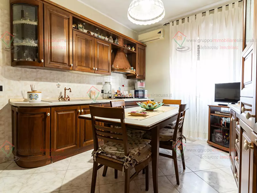 Immagine 11 di Trilocale in vendita  a Siracusa