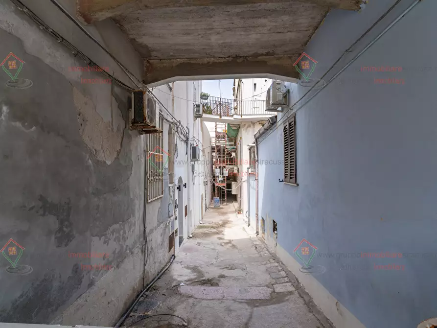 Immagine 18 di Trilocale in vendita  a Siracusa