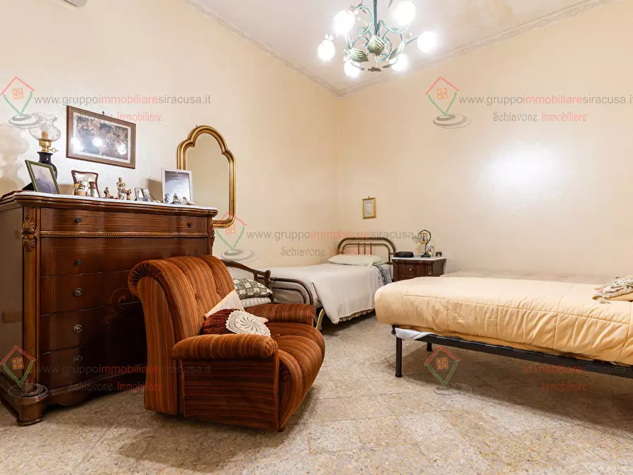 Immagine 15 di Pentalocale in vendita  a Siracusa