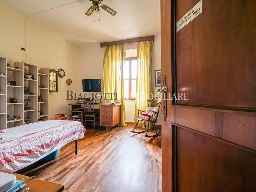 Immagine 14 di Villa in vendita  a Livorno