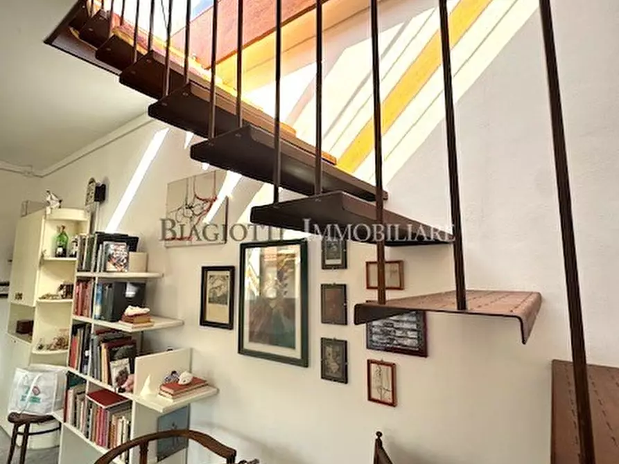 Immagine 5 di Casa indipendente in vendita  a Livorno