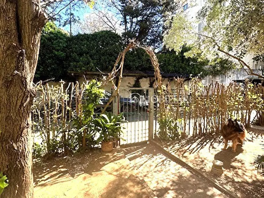 Immagine 11 di Casa semindipendente in vendita  a Livorno