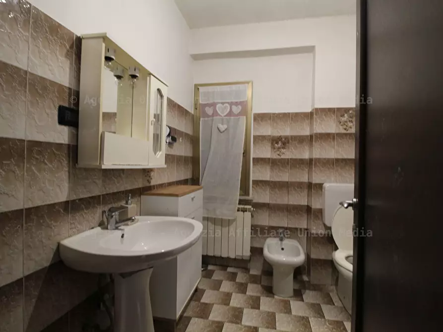 Immagine 8 di Appartamento in vendita  a Vezzano Ligure