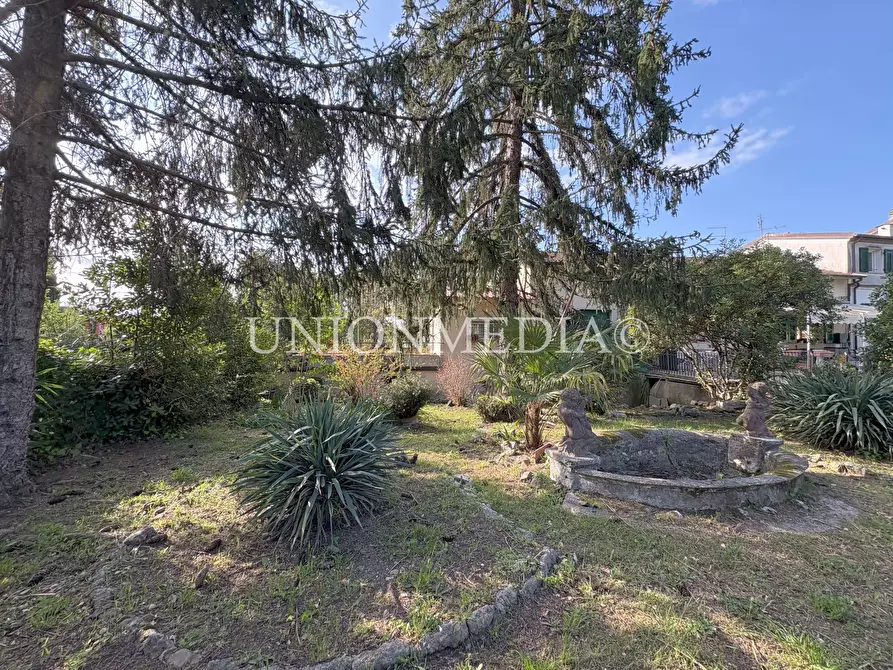 Immagine 6 di Casa semindipendente in vendita  in Viale Vittorio Alfieri 26 a Sarzana