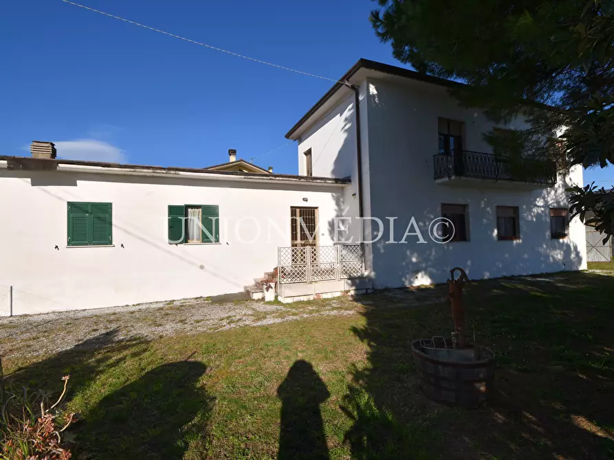 Immagine 2 di Casa bifamiliare in vendita  in Via dei Mille a Santo Stefano Di Magra