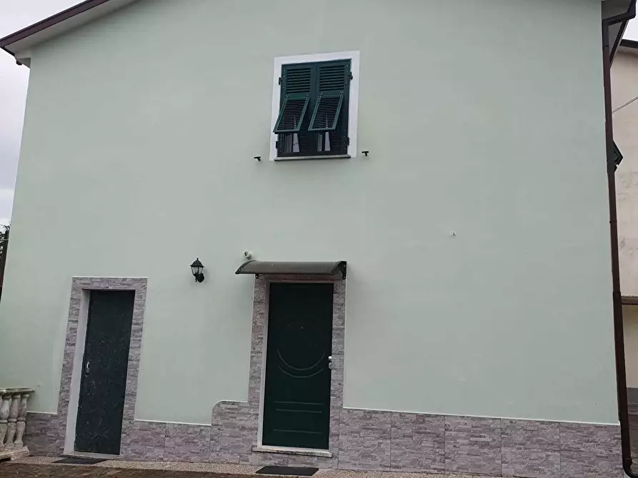 Immagine 2 di Casa bifamiliare in vendita  in Via SARZANELLO a Sarzana