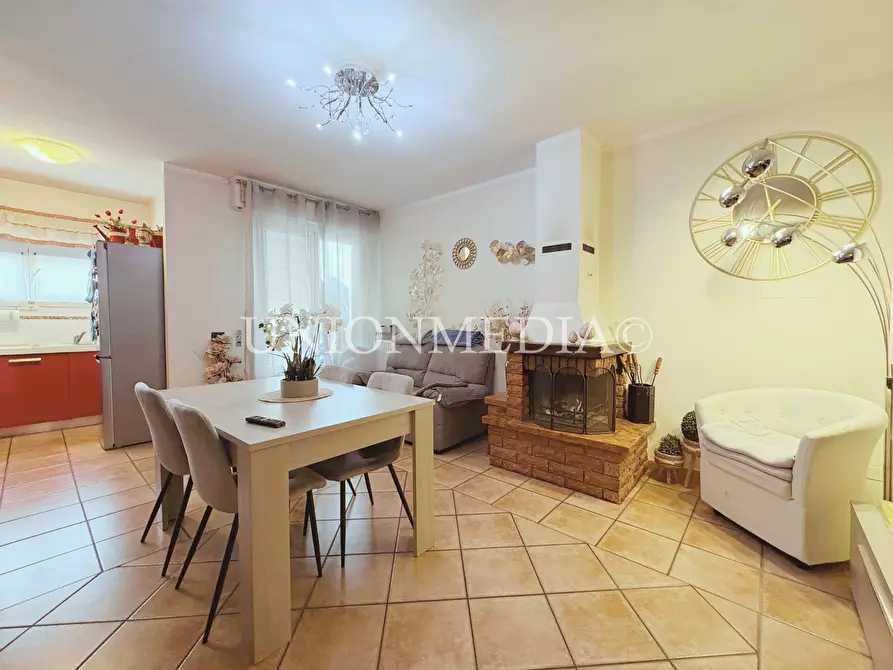 Immagine 4 di Appartamento in vendita  in via bradia a Sarzana