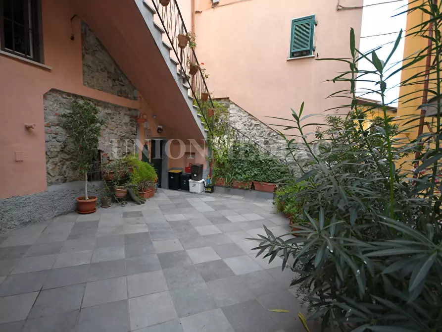 Immagine 1 di Casa semindipendente in vendita  in via porta parma a Sarzana