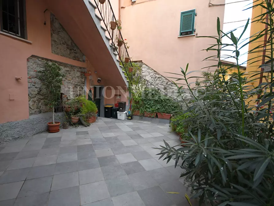 Immagine 1 di Casa semindipendente in vendita  in via paolo diana a Sarzana