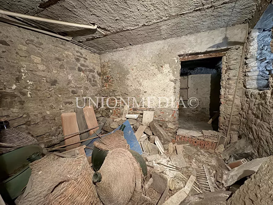 Immagine 24 di Casa semindipendente in vendita  in via giucano a Fosdinovo