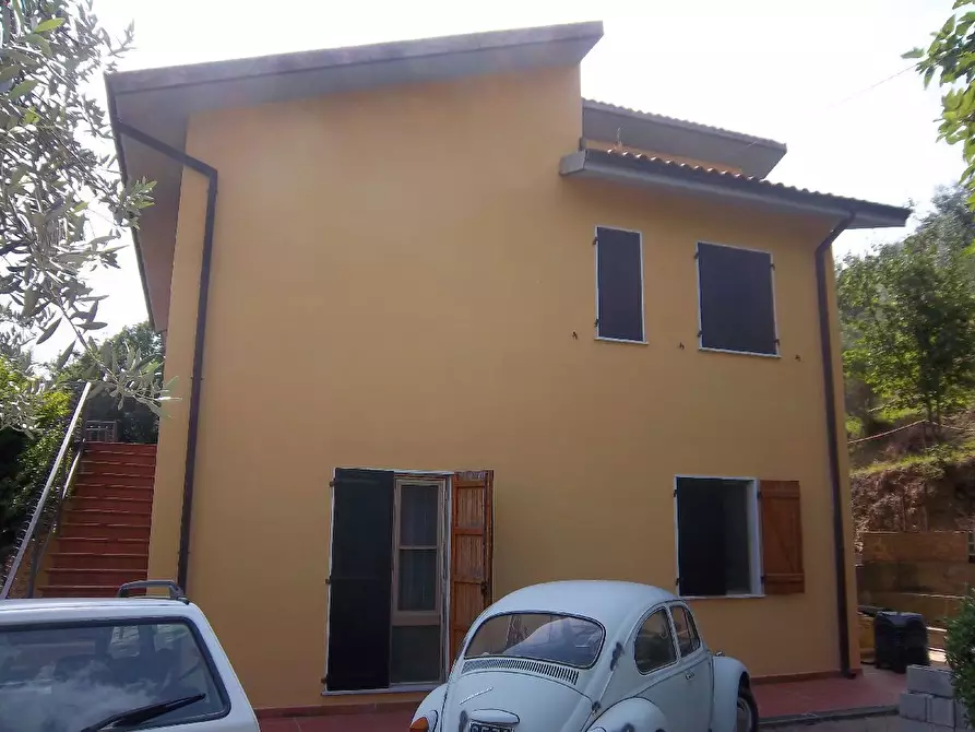 Immagine 1 di Villa in vendita  a Sarzana