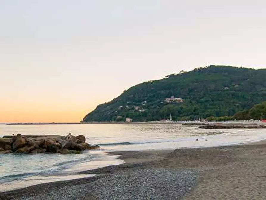 Immagine 24 di Appartamento in vendita  in Via togliatti a Ortonovo