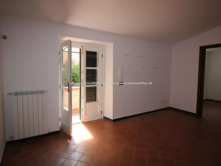 Immagine 1 di Casa semindipendente in vendita  a Sarzana